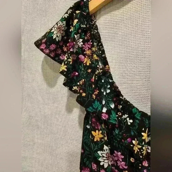 Old Navy Floral Print Ruffle Strap Dress - Picture 4 of 7